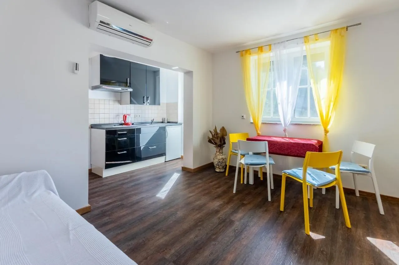 Rimac Apartments And Rooms Novi Vinodolski